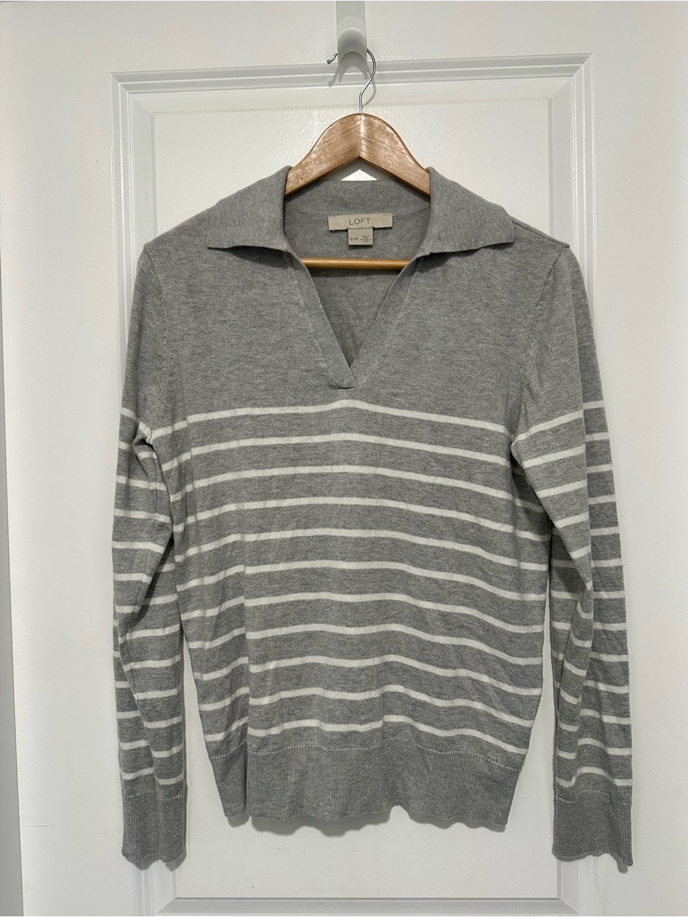 LOFT Women’s Gray and White Striped Polo V‑Collar Sweater Size Small
